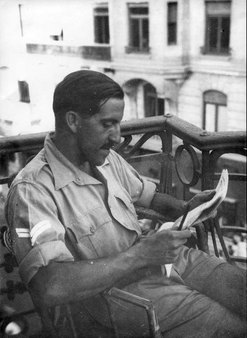 Rafael Reiss in Egypt, 1944. The Bitmuna Collection.