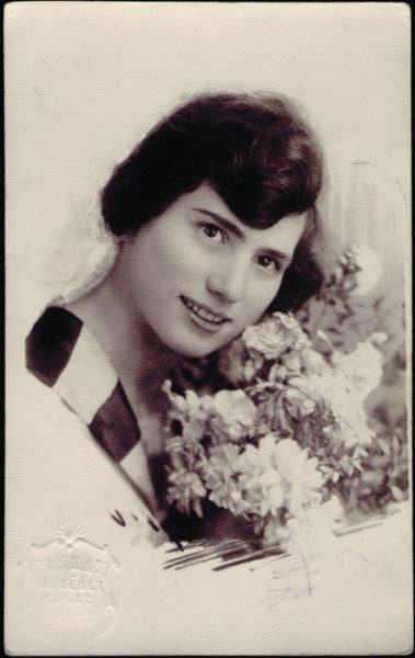 Ilona Gardonyi in 1922. 