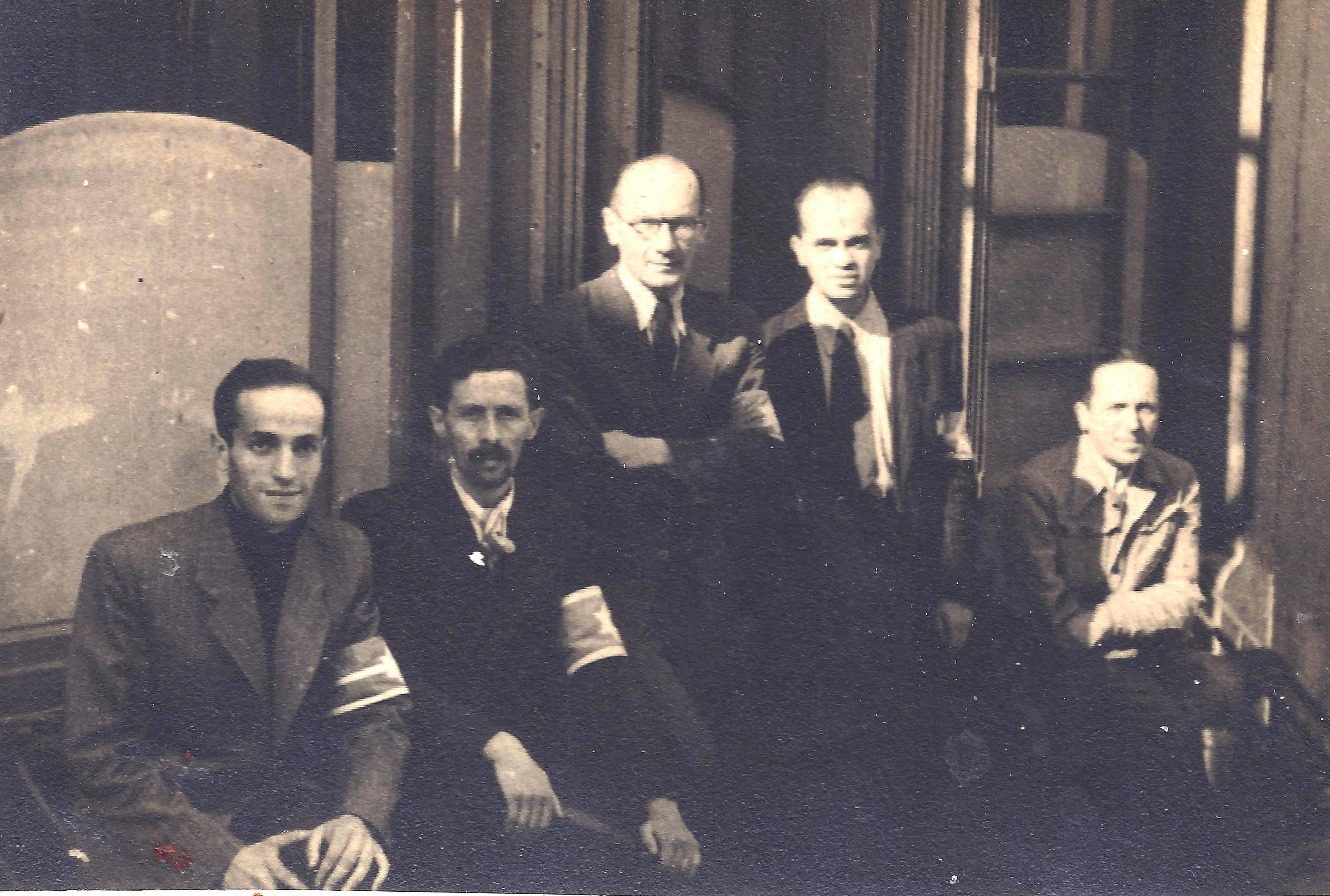 תצלום קבוצתי של שוטרי "משמר הגטו", 1942-1943 בערך