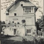 גלויה פרטית של הסופר האוסטרי ארתור שניצלר, בתמונה: שניצלר על מרפסת ביתו בווינה, 1914