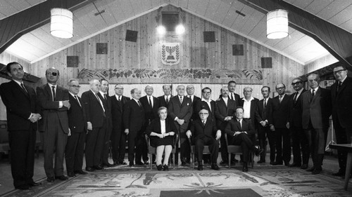 جولدا ميئير وحكومتها الجديدة، 1969. تصوير: أرشيف داني هداني