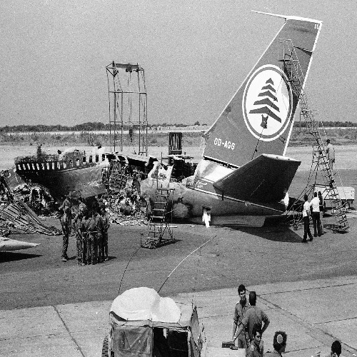 تحطّم طائرة مدنية لبنانية في مطار بيروت، 1982، أرشيف دان هداني.
