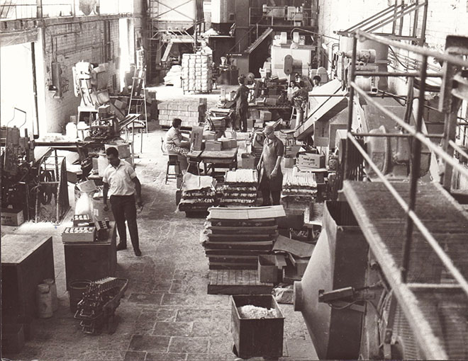 مصنع "شجرة الزيت" في بيتاح تكفا، 1970، أرشيف بيتاح تكفا التاريخي.