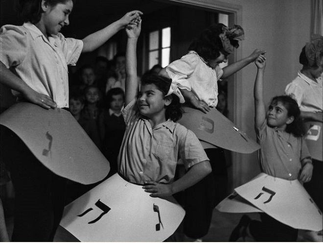 חגיגות חנוכה ברעננה 1948